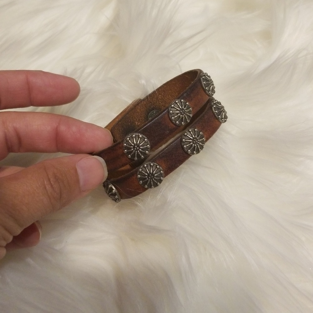 Cuff - Picture 3 of 3